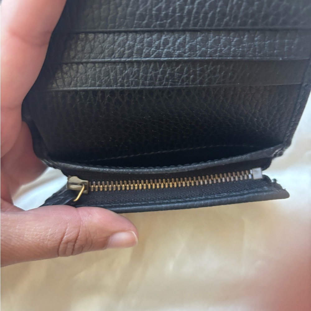 Gucci leather wallet with Gold Butterfly Accent - Picture 4 of 11